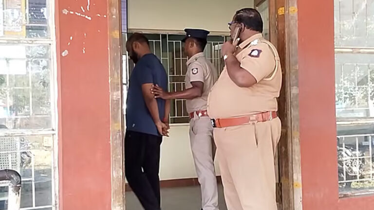 முன்னெச்சரிக்கை நடவடிக்கை : இந்து முன்னணி நிர்வாகிகள் 8 பேர் கைது