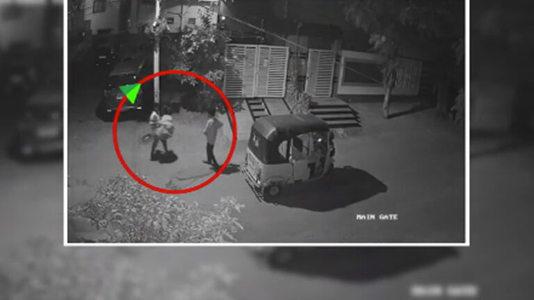 மூட்டை மூட்டையாக ‘ஷூ’க்களை திருடும் கும்பல் – சிசிடிவி காட்சி வெளியீடு