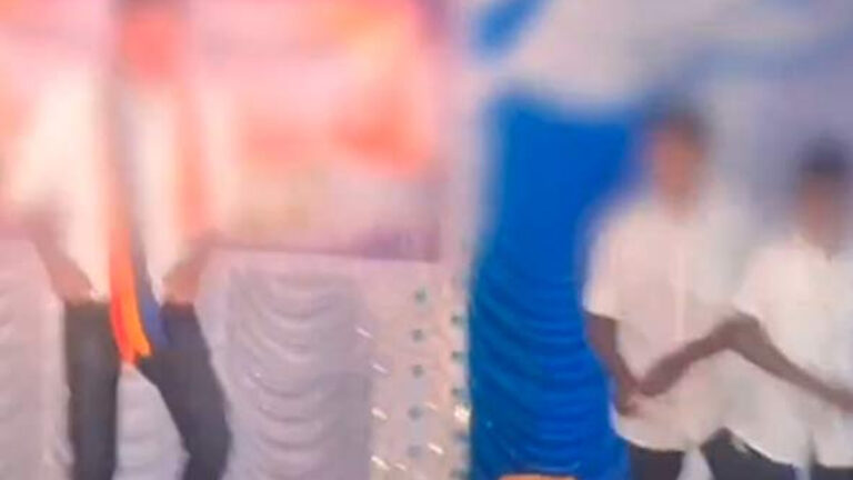 பாமக துண்டுடன் சாதி ரீதியிலான பாடலுக்கு நடனமாடிய மாணவர்கள்