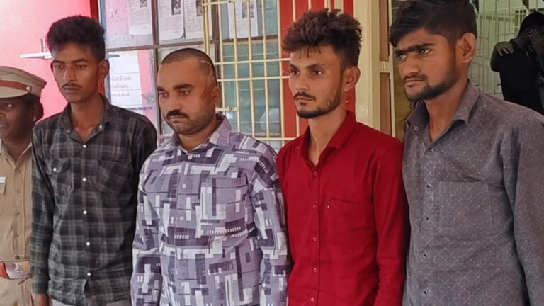 அலுமினிய தகடை வைத்து ஏ.டி.எம் இயந்திரத்தில் நூதன கொள்ளை
