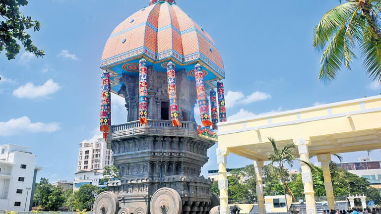 புதுப்பொலிவுடன் வள்ளுவர் கோட்டம் : முதல்வர் ஸ்டாலின் நாளை திறந்து வைக்கிறார்